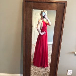 Lulu’s red dress gown